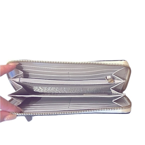 Kate Spade Wallet - Picture 8 of 8